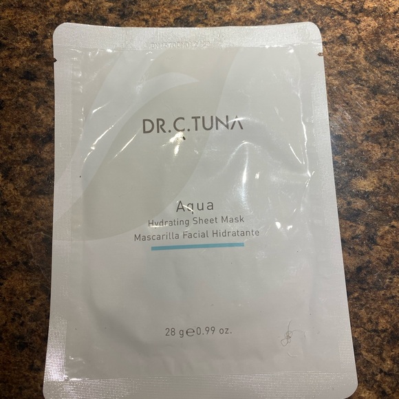 Farmasi Aqua Face Sheet Masks 3 in bundle - Picture 2 of 3